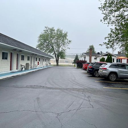 Rodeway Inn & Suites Brunswick Near Hwy 1 Dış mekan fotoğraf
