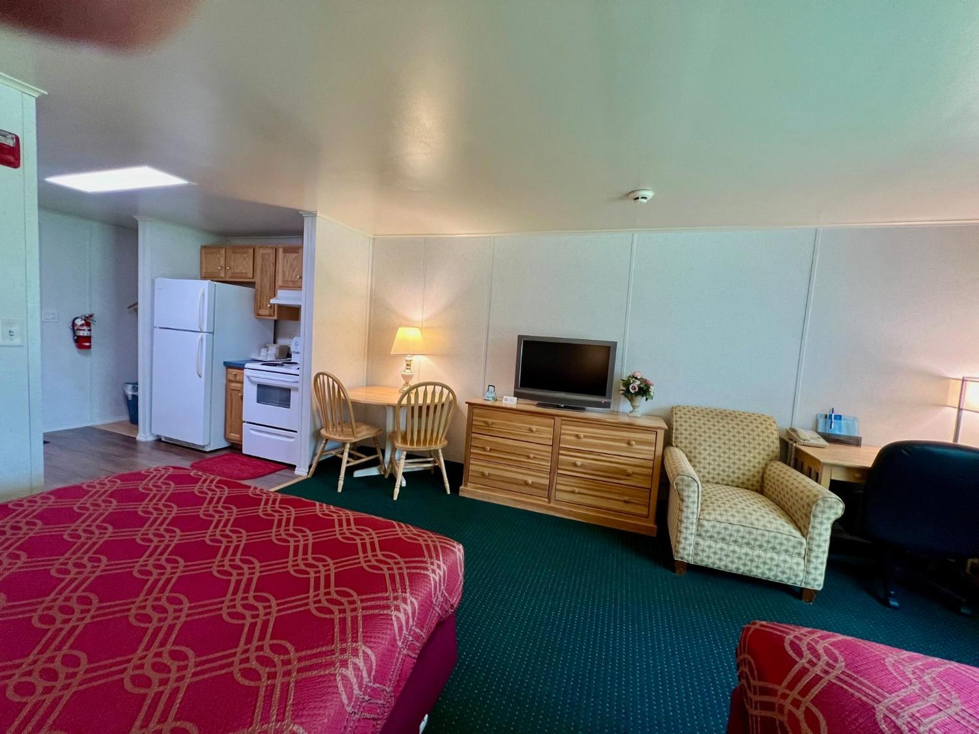 Rodeway Inn & Suites Brunswick Near Hwy 1 Dış mekan fotoğraf